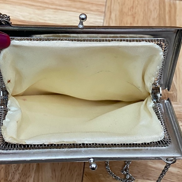 Vintage Unsigned Silver Mesh Clutch Evening Bag - Picture 9 of 11